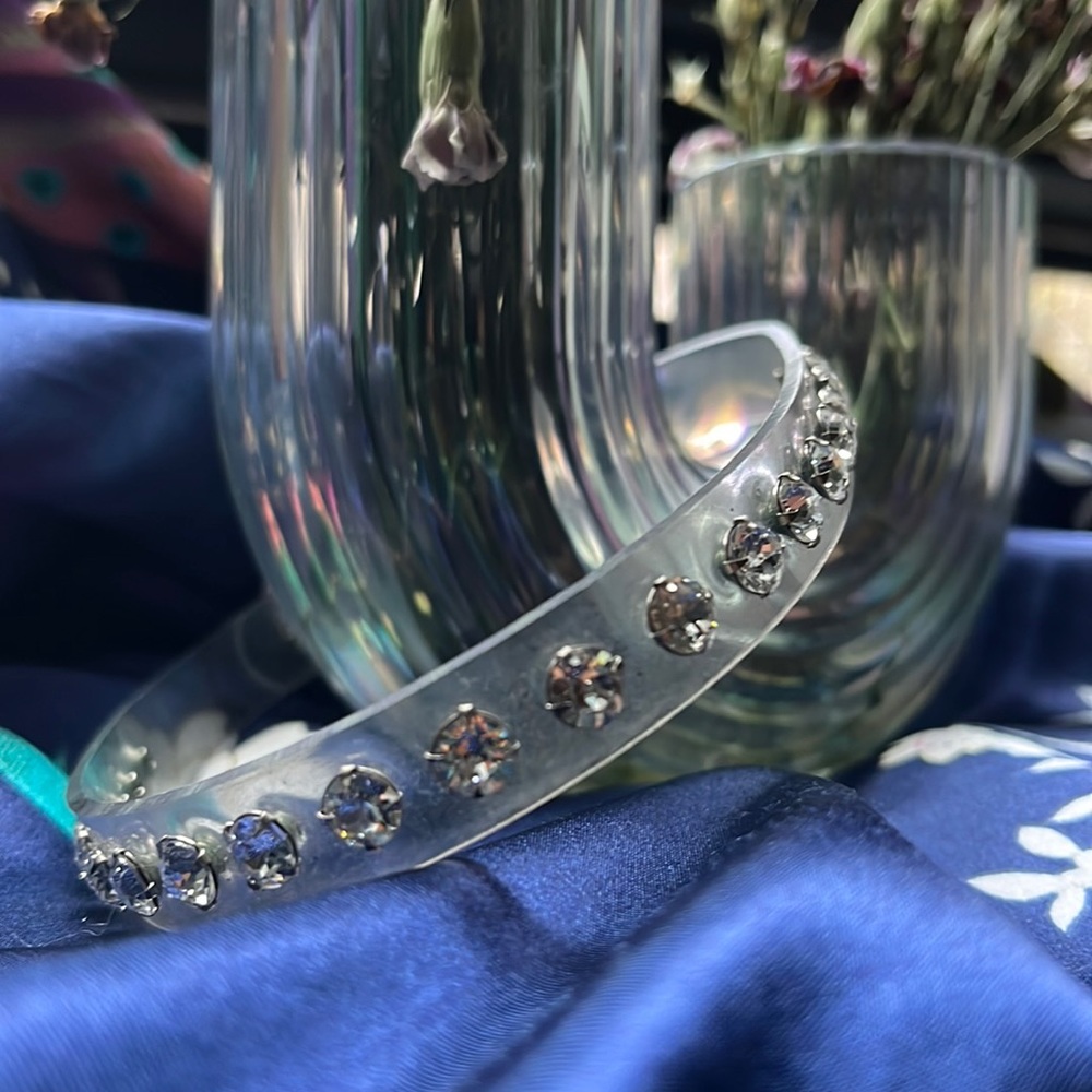 Rhinestone collar